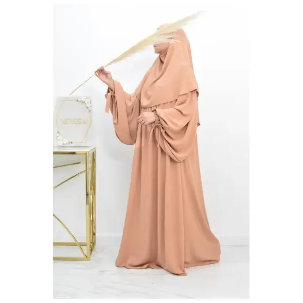 Khimar court Umm Nawfel